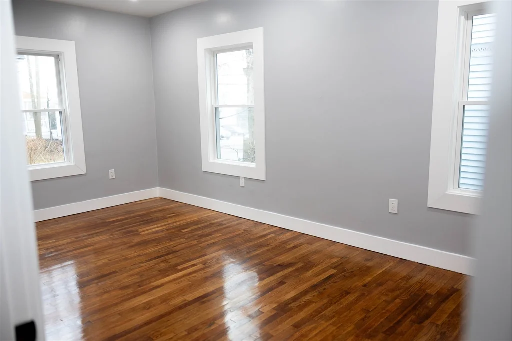 3 bed, 1 bath apartment for rent at 95 Williams Ave Unit 1, Hyde Park — photo 13 of 15