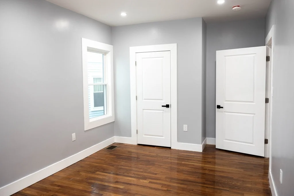 3 bed, 1 bath apartment for rent at 95 Williams Ave Unit 1, Hyde Park — photo 9 of 15