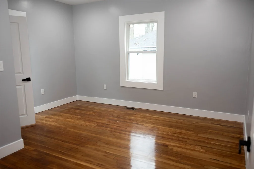 3 bed, 1 bath apartment for rent at 95 Williams Ave Unit 1, Hyde Park — photo 12 of 15