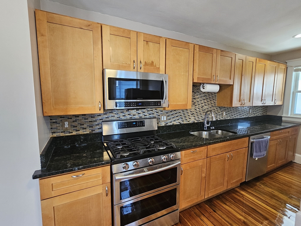 3 bed, 1 bath apartment for rent at 95 Wilmington Ave Unit 1A, Dorchester — photo 9 of 14