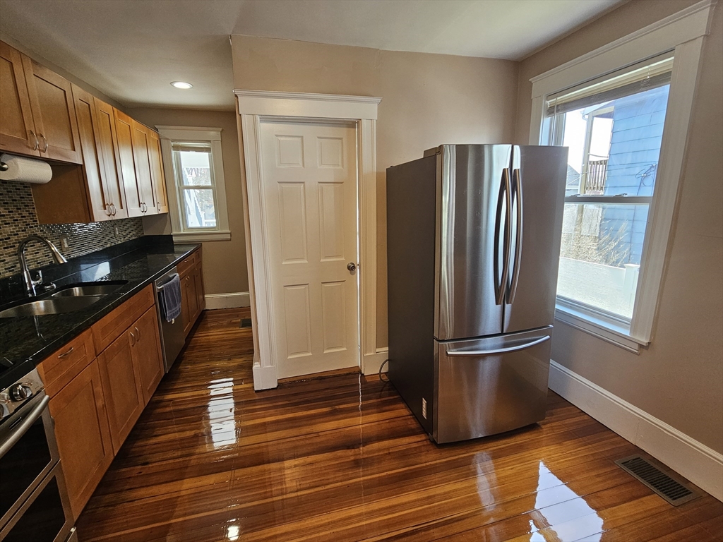 3 bed, 1 bath apartment for rent at 95 Wilmington Ave Unit 1A, Dorchester — photo 10 of 14