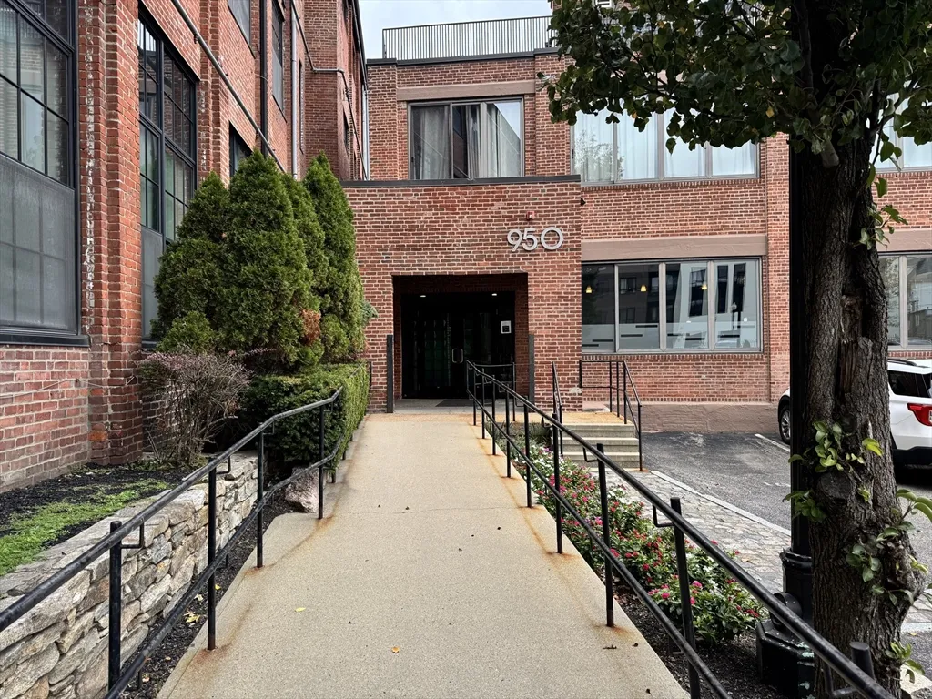 1 bed, 1 bath apartment for rent at 950 Dorchester Ave Unit 304, Dorchester — photo 21 of 41