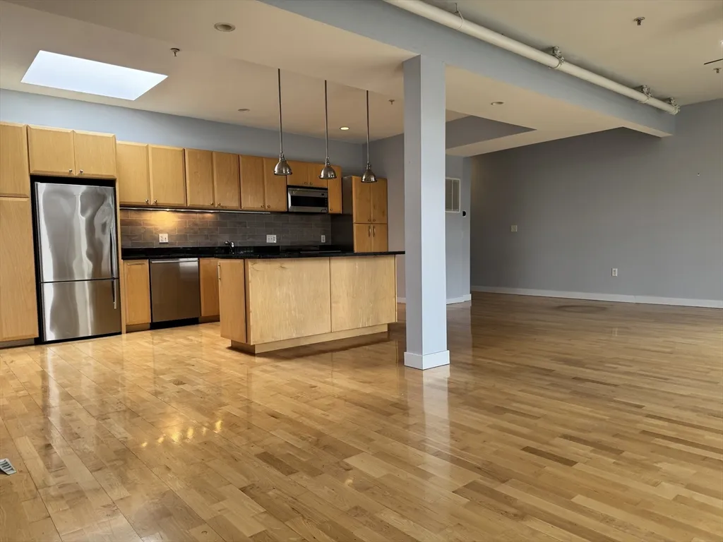 1 bed, 1 bath apartment for rent at 950 Dorchester Ave Unit 304, Dorchester — photo 11 of 41