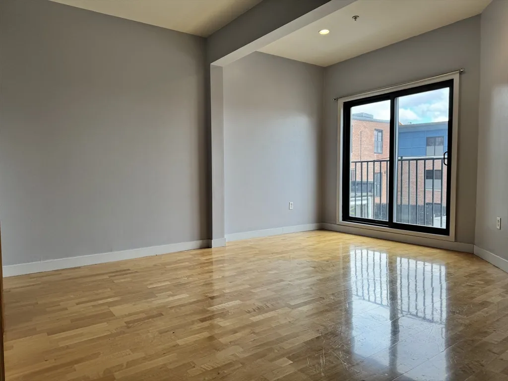 1 bed, 1 bath apartment for rent at 950 Dorchester Ave Unit 304, Dorchester — photo 14 of 41