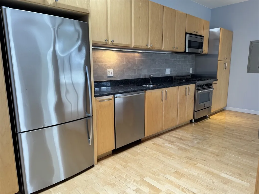 1 bed, 1 bath apartment for rent at 950 Dorchester Ave Unit 304, Dorchester — photo 8 of 41