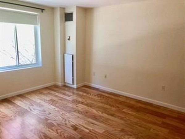 2 bed, 1 bath apartment for rent at 950 Massachusetts Ave Unit 318, Riverside — photo 7 of 13
