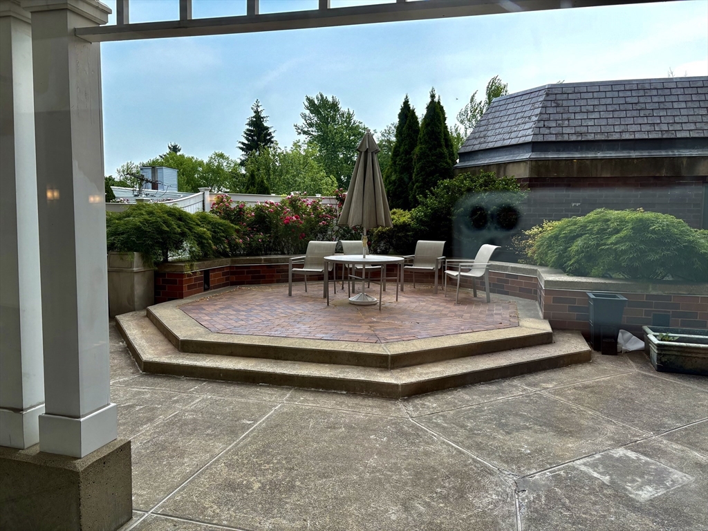 2 bed, 1 bath apartment for rent at 950 Massachusetts Ave Unit 318, Riverside — photo 11 of 13