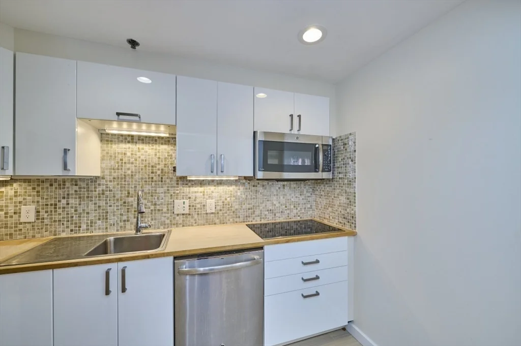1 bed, 1 bath apartment for rent at 950 Massachusetts Ave Unit 2C, Harvard Square — photo 8 of 13