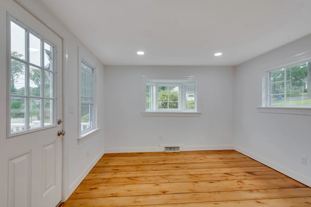 3 bed, 2 bath apartment for rent at 951 Main St, Lynnfield — photo 12 of 34