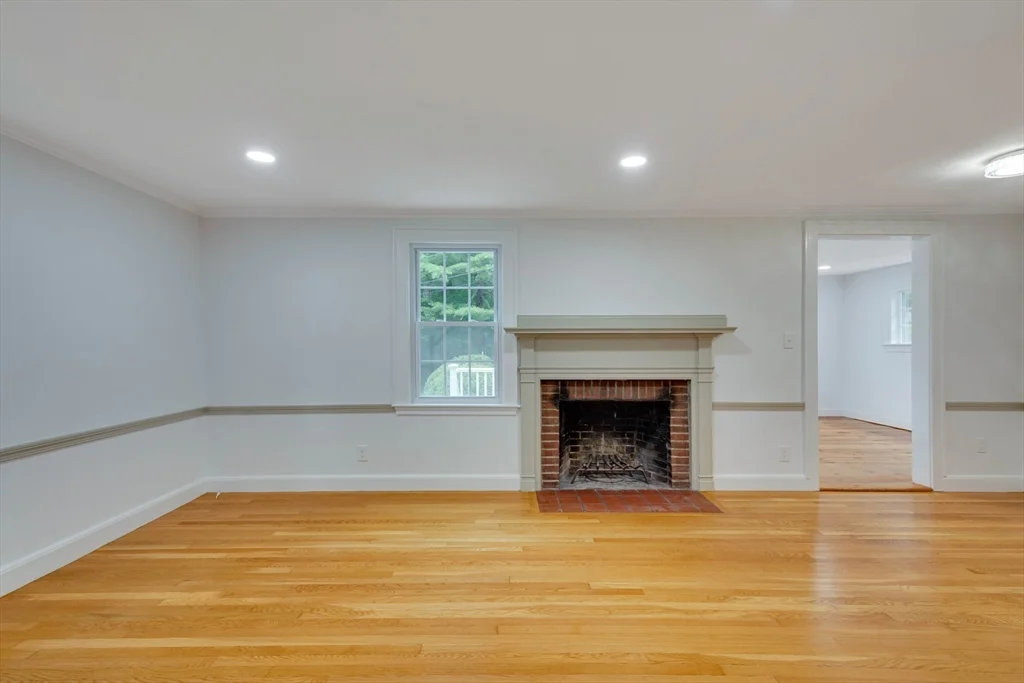 3 bed, 2 bath apartment for rent at 951 Main St, Lynnfield — photo 5 of 34
