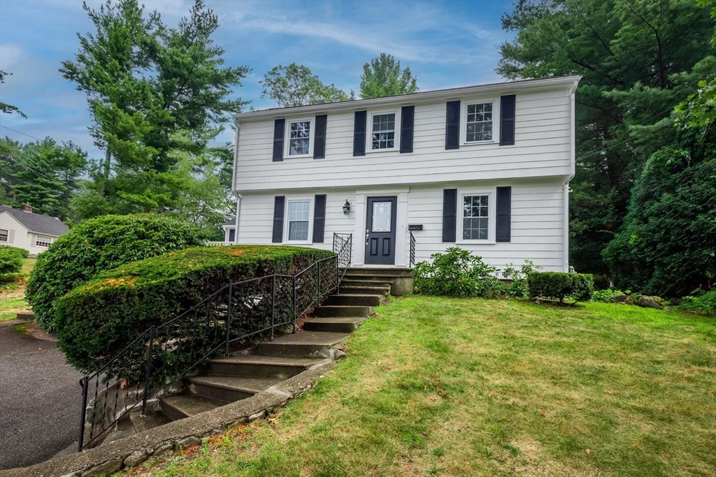 3 bed, 2 bath apartment for rent at 951 Main St, Lynnfield — photo 1 of 34