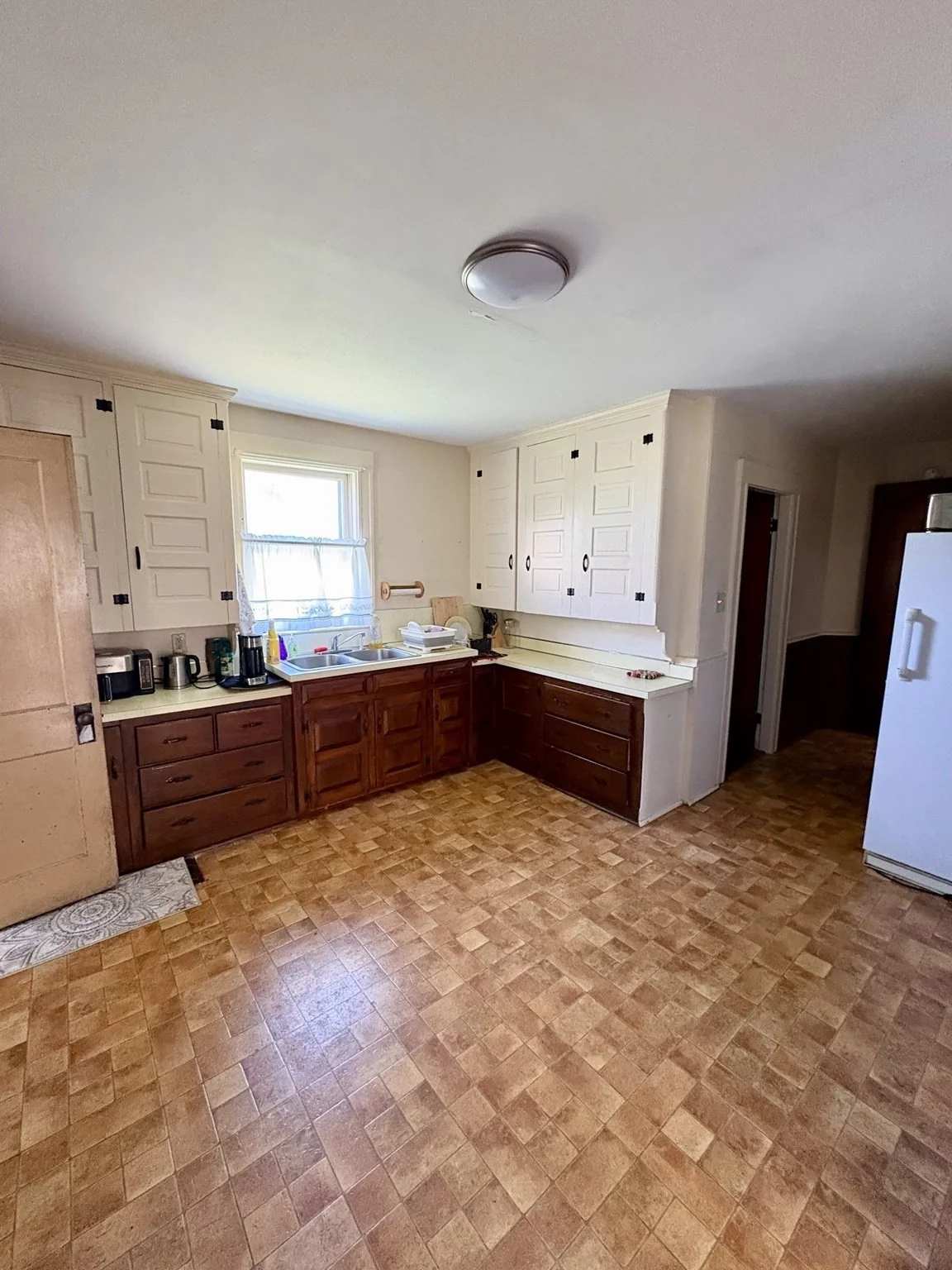 2 bed, 1 bath apartment for rent at 951 Main St Unit 1, Haverhill — photo 2 of 17