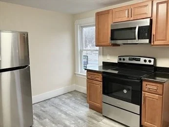 2 bed, 1 bath apartment for rent at 952 Temple St Unit 2, Whitman — photo 3 of 17