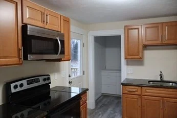 2 bed, 1 bath apartment for rent at 952 Temple St Unit 2, Whitman — photo 12 of 17
