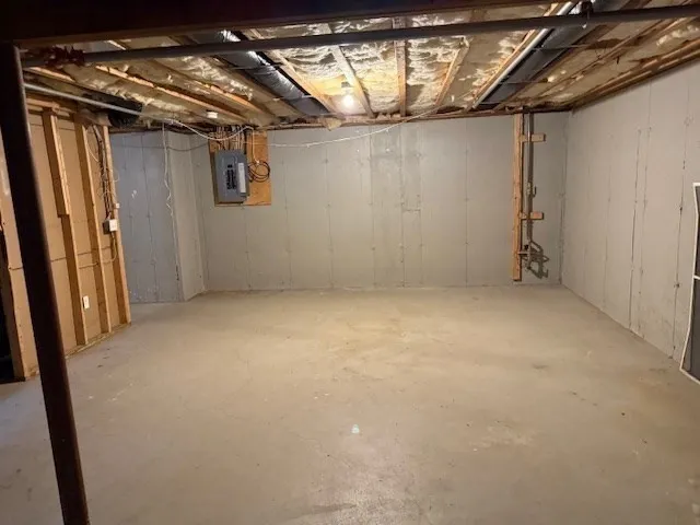 2 bed, 1 bath apartment for rent at 955 Pleasant St Unit 3, Weymouth — photo 18 of 27