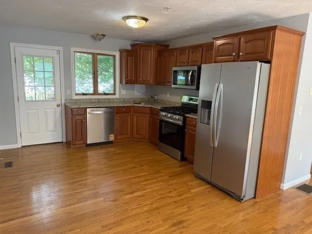 2 bed, 1 bath apartment for rent at 955 Pleasant St Unit 3, Weymouth — photo 2 of 27