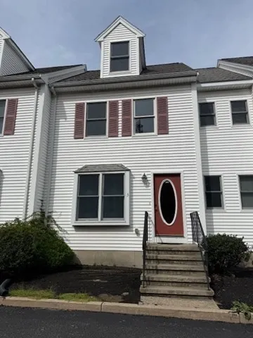 2 bed, 1 bath apartment for rent at 955 Pleasant St Unit 3, Weymouth — photo 1 of 27