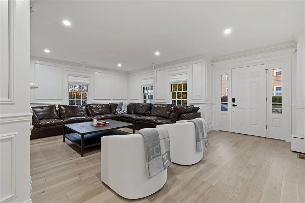 4 bed, 3 bath apartment for rent at 959 Chestnut St, Newton — photo 9 of 42