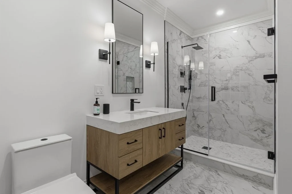 4 bed, 3 bath apartment for rent at 959 Chestnut St, Newton — photo 37 of 42