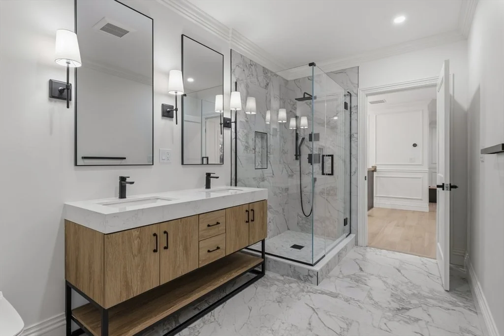 4 bed, 3 bath apartment for rent at 959 Chestnut St, Newton — photo 36 of 42