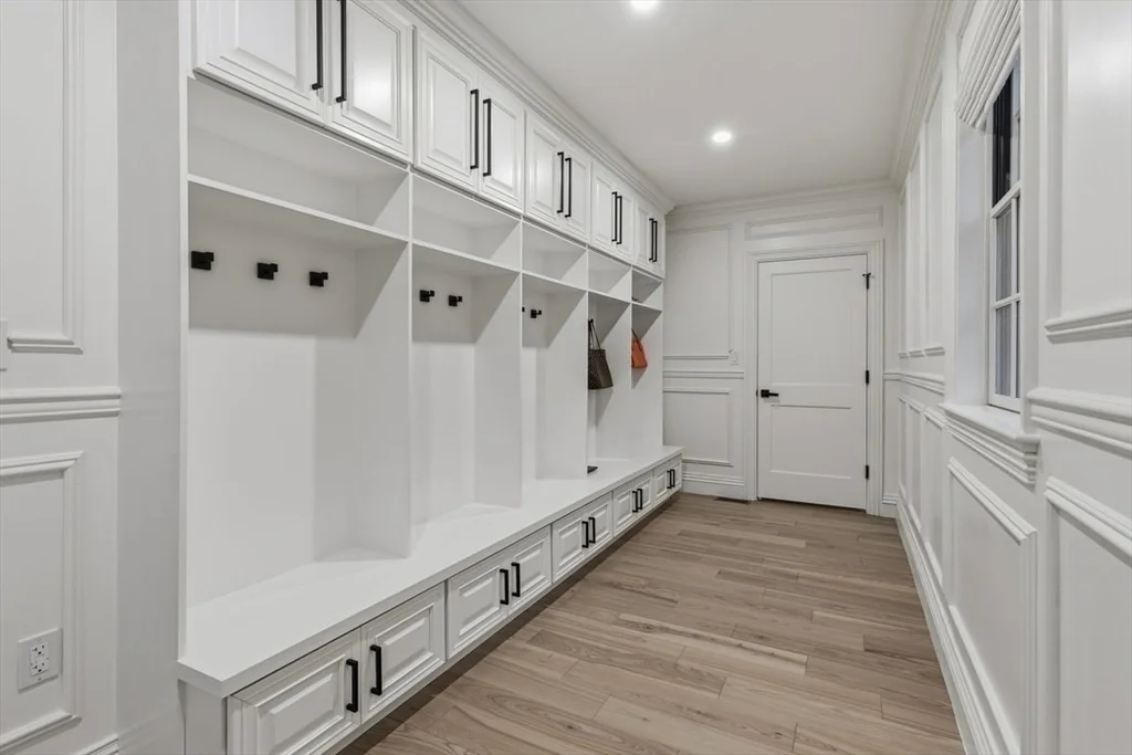 4 bed, 3 bath apartment for rent at 959 Chestnut St, Newton — photo 41 of 42