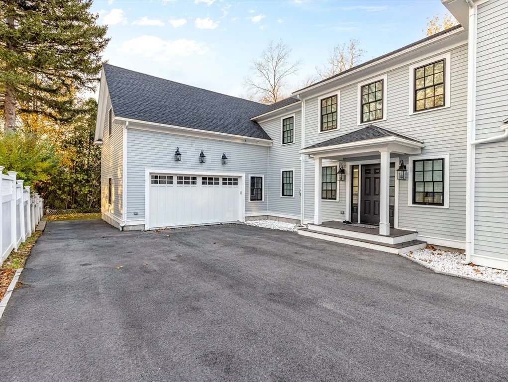 4 bed, 3 bath apartment for rent at 959 Chestnut St, Newton — photo 3 of 42