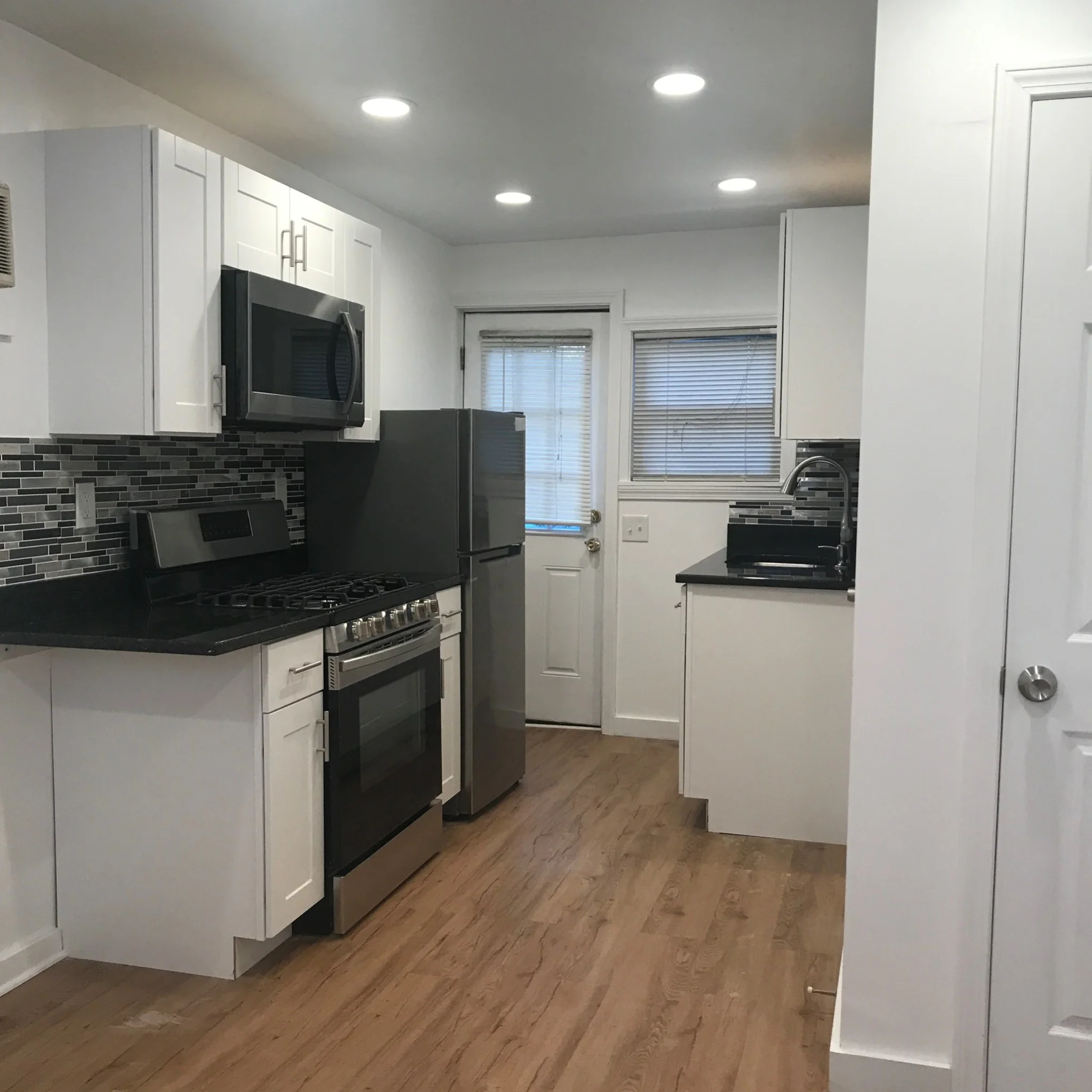 Studio bed, 1 bath apartment for rent at 95A Beacon St Unit 95A, Ward Two — photo 1 of 6