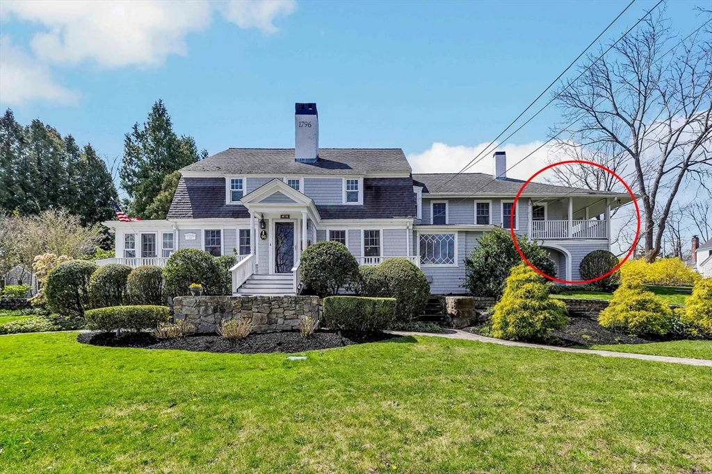 2 bed, 1 bath apartment for rent at 95A South Main Unit 1, Cohasset — photo 1 of 4