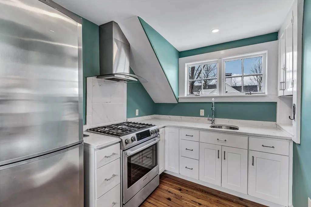 2 bed, 1 bath apartment for rent at 95A South Main Unit 1, Cohasset — photo 2 of 4