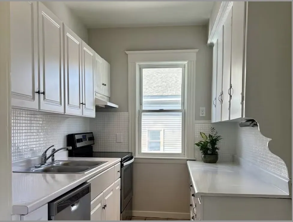 2 bed, 1 bath apartment for rent at 96-94 Columbia Park Unit 94, Haverhill — photo 7 of 17