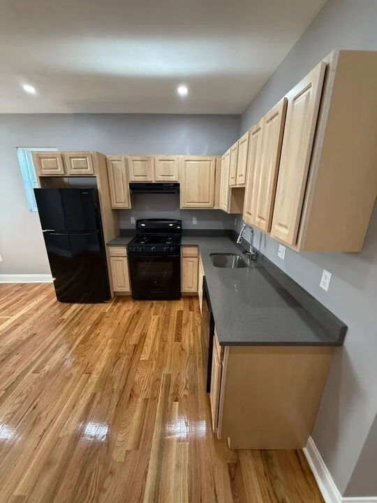 4 bed, 1 bath apartment for rent at 96-98 Blue Hill Ave Unit 2, Roxbury — photo 4 of 19