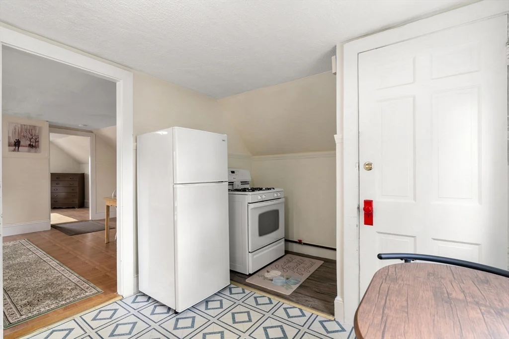 1 bed, 1 bath apartment for rent at 96-98 Fisher St Unit 3, North Attleboro — photo 4 of 6
