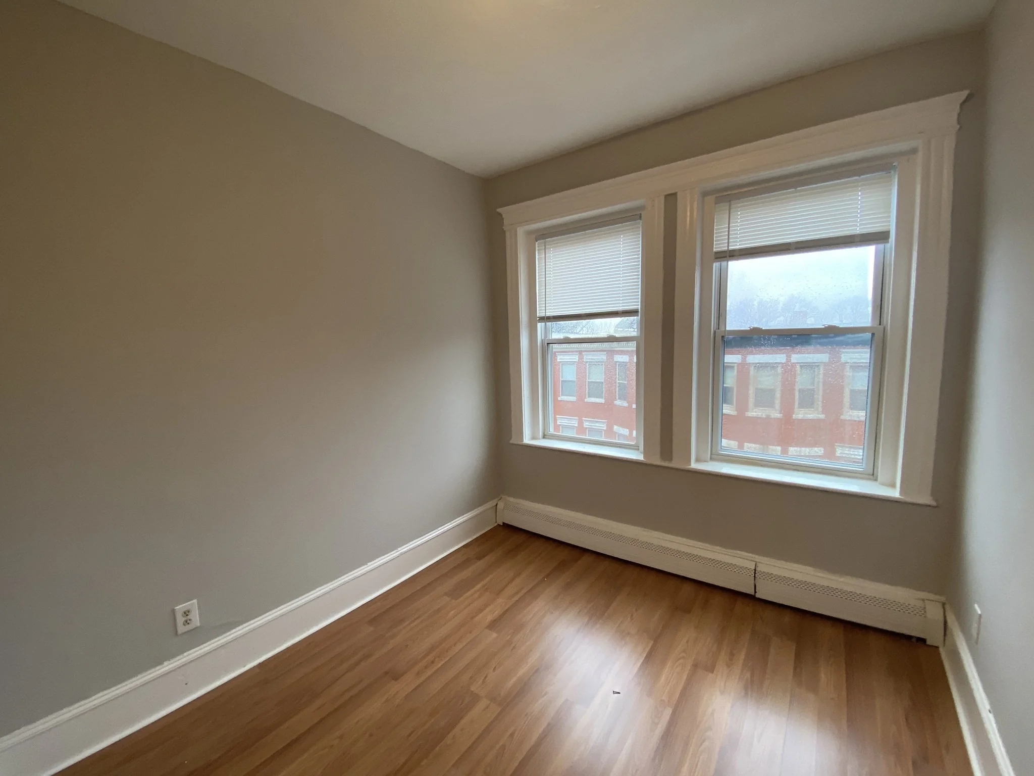 3 bed, 1 bath apartment for rent at 96-98 Woodledge St Unit 3L, Roxbury — photo 8 of 9