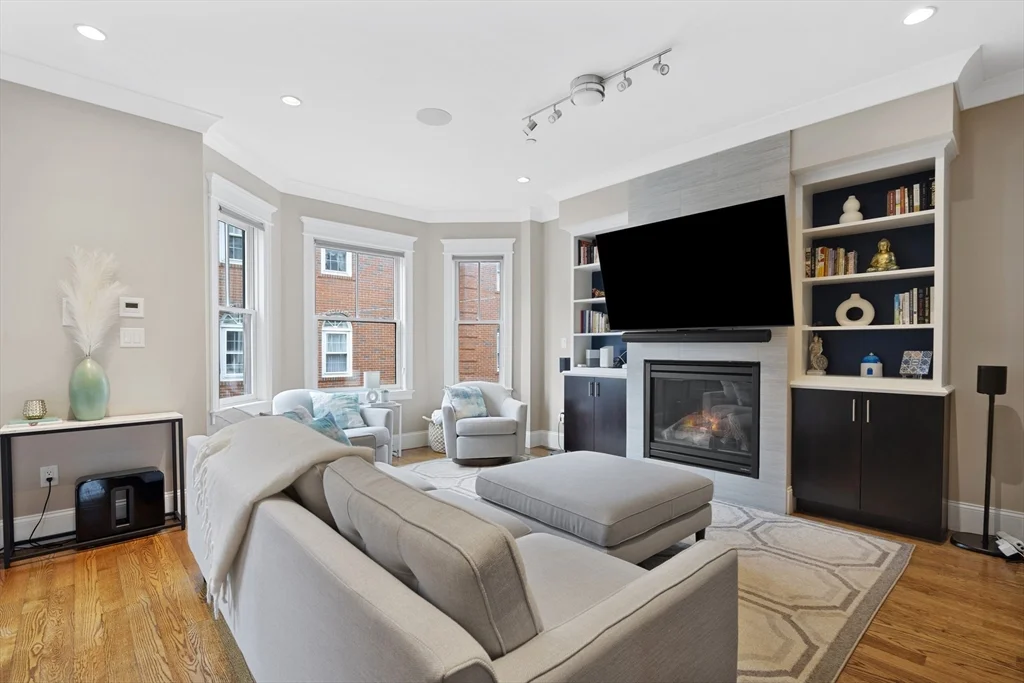 3 bed, 3 bath apartment for rent at 96 Bolton St Unit 96, South Boston — photo 2 of 19