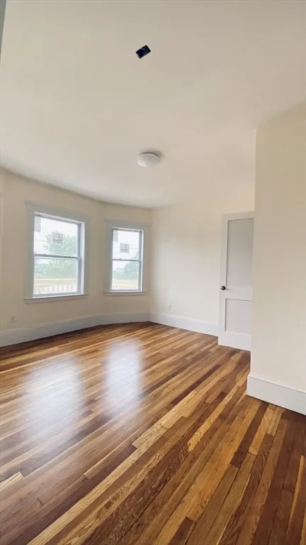 3 bed, 2 bath apartment for rent at 96 Brayton Rd Unit 1, Brighton — photo 3 of 10