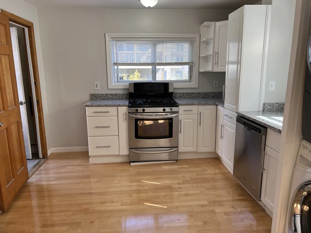3 bed, 2 bath apartment for rent at 96 Bristol Rd Unit 2, Medford — photo 2 of 26