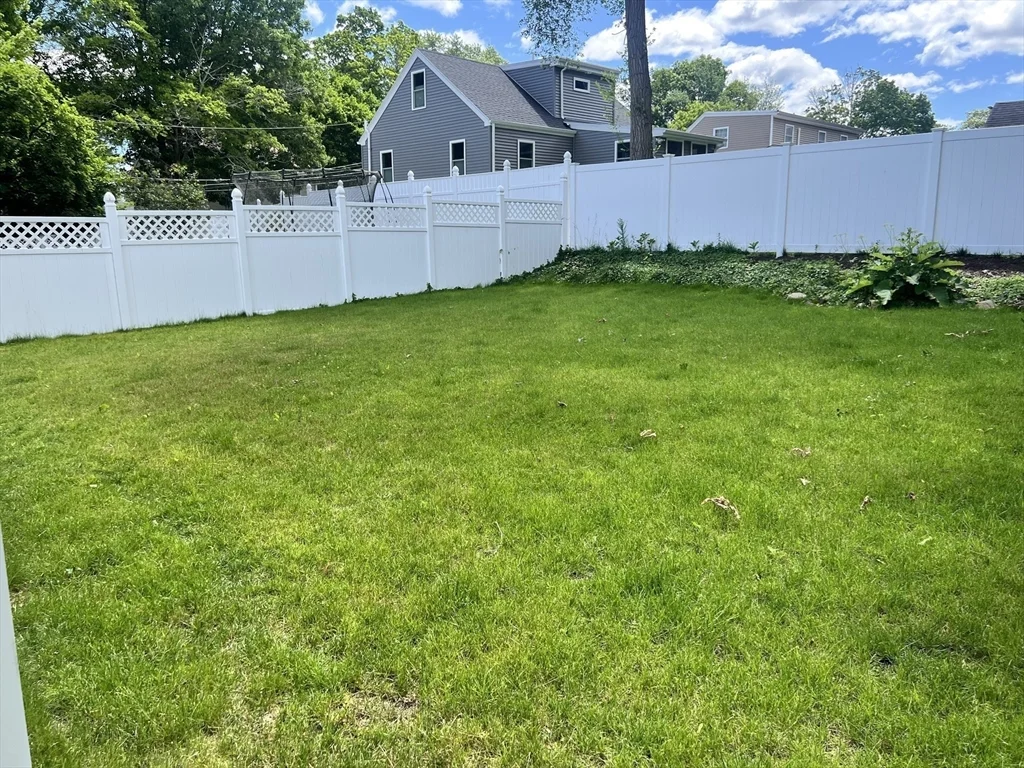 4 bed, 2 bath apartment for rent at 96 Buchanan Rd, West Roxbury — photo 4 of 20