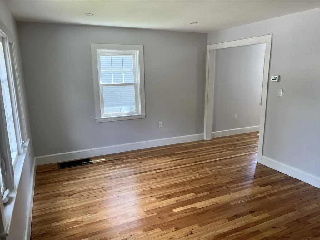 4 bed, 2 bath apartment for rent at 96 Buchanan Rd, West Roxbury — photo 6 of 20