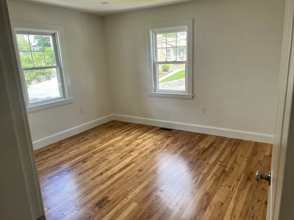 4 bed, 2 bath apartment for rent at 96 Buchanan Rd, West Roxbury — photo 7 of 20