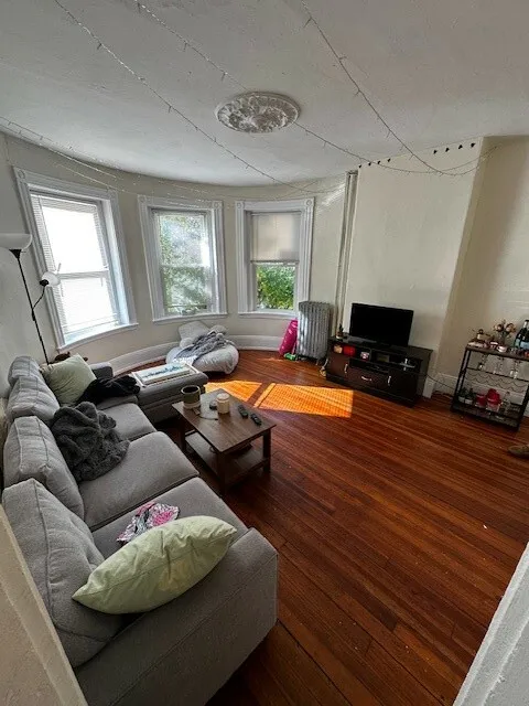 3 bed, 1 bath apartment for rent at 96 Calumet St Unit 1, Mission Hill — photo 7 of 14