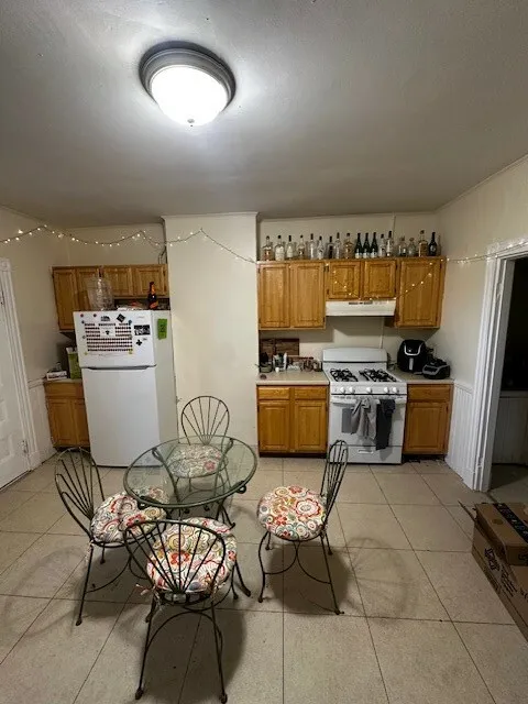 3 bed, 1 bath apartment for rent at 96 Calumet St Unit 1, Mission Hill — photo 14 of 14