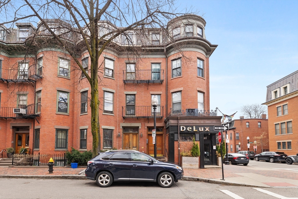 2 bed, 2.5 bath apartment for rent at 96 Chandler St Unit 1, South End — photo 1 of 19