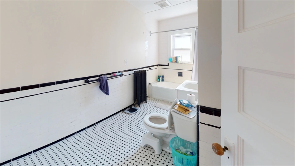 5 bed, 2 bath apartment for rent at 96 Columbia St Unit 2, Brookline — photo 17 of 17