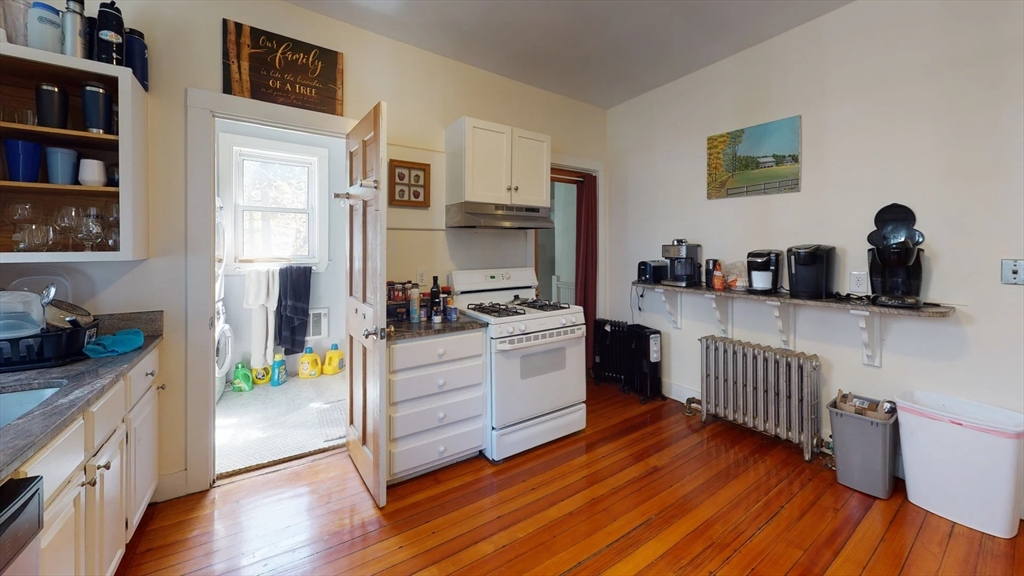 5 bed, 2 bath apartment for rent at 96 Columbia St Unit 2, Brookline — photo 2 of 17