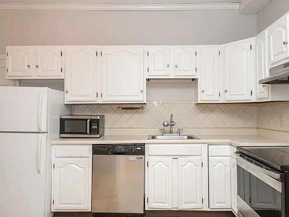 2 bed, 1 bath apartment for rent at 96 Derby St Unit 1, Salem — photo 9 of 31