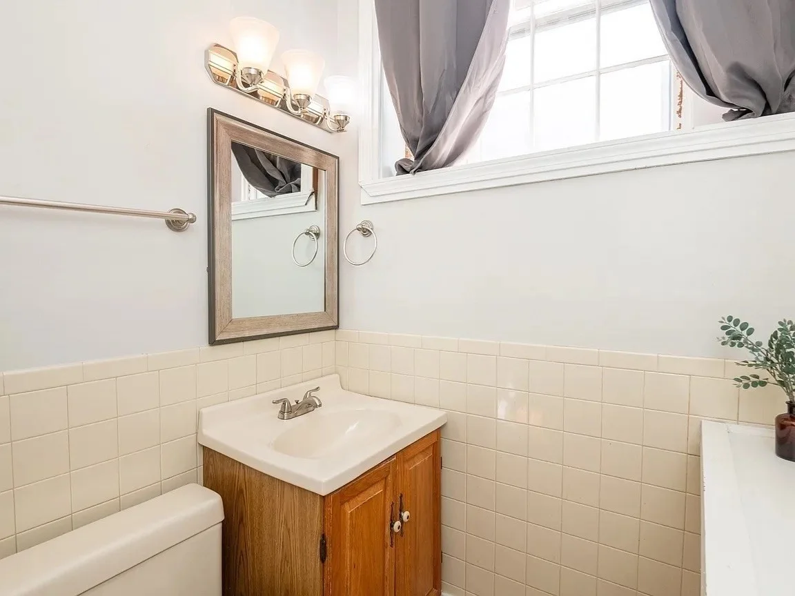 2 bed, 1 bath apartment for rent at 96 Derby St Unit 1, Salem — photo 28 of 31