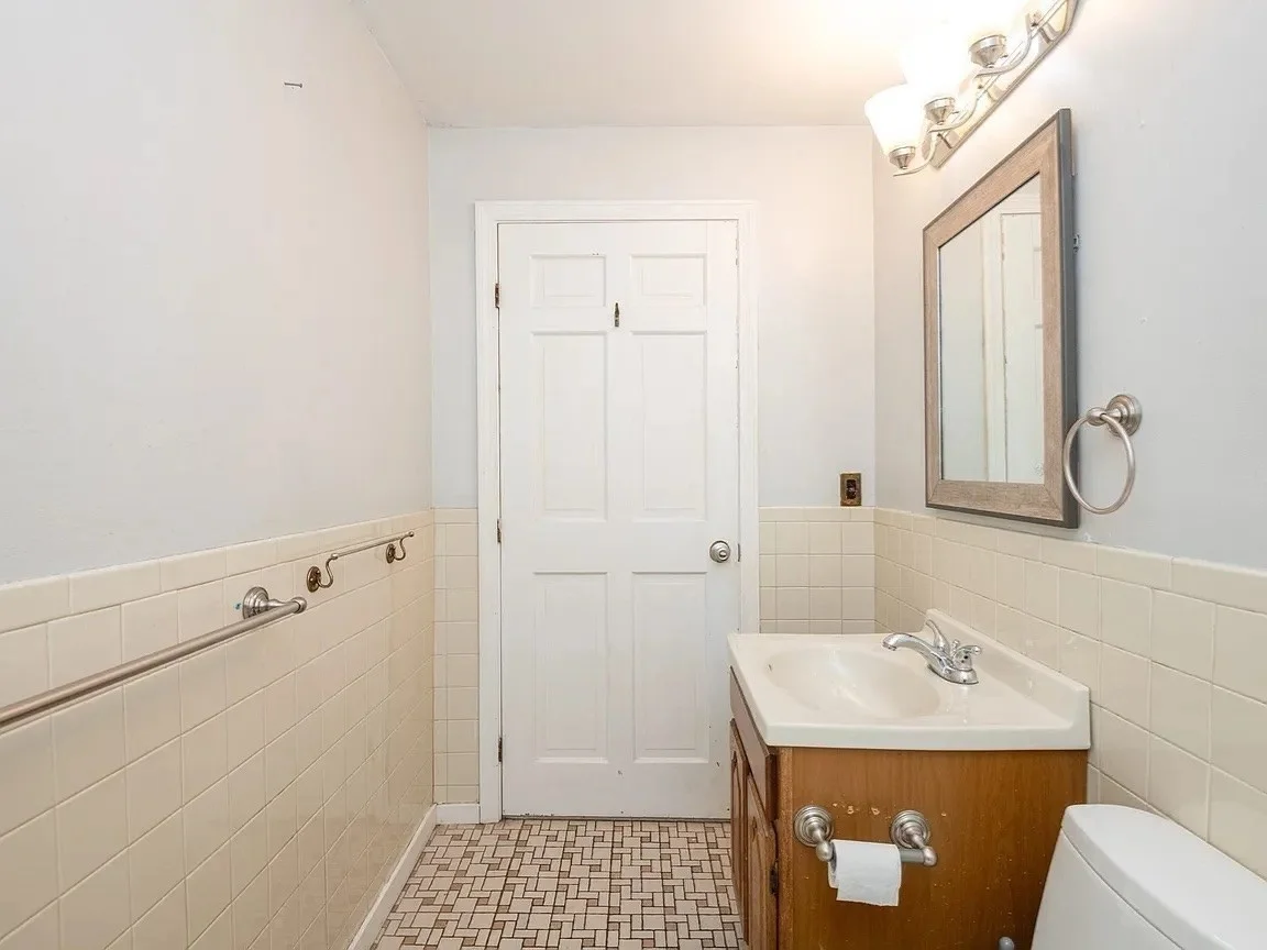 2 bed, 1 bath apartment for rent at 96 Derby St Unit 1, Salem — photo 19 of 31