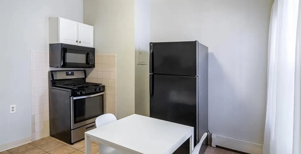 2 bed, 1 bath apartment for rent at 96 East Cottage Unit 2, Boston — photo 5 of 15