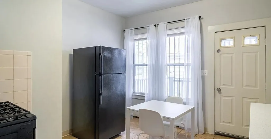 2 bed, 1 bath apartment for rent at 96 East Cottage Unit 2, Boston — photo 4 of 15
