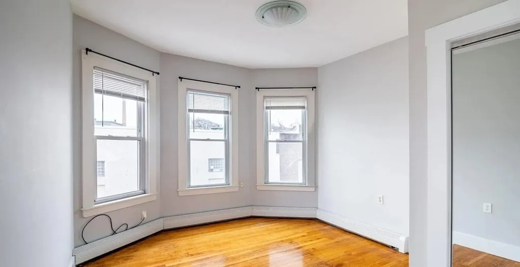 2 bed, 1 bath apartment for rent at 96 East Cottage Unit 2, Boston — photo 6 of 15